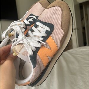 New Balance Peach and Pink Sneakers size 9